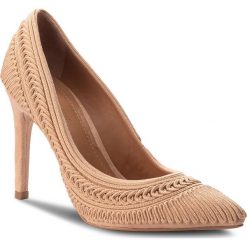 Szpilki KAZAR - Kenna 34061-S2-03 Beige. Brązowe szpilki Kazar, bez wzorów, z materiału, bez obcasa, na obcasie, bez zapięcia. W wyprzedaży za 369.00 zł.