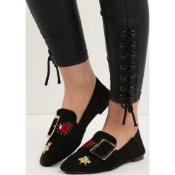 Czarne Mokasyny Perfectionist. Czarne mokasyny Born2be, z aplikacjami, z okrągłym noskiem, bez obcasa. Za 29.99 zł.