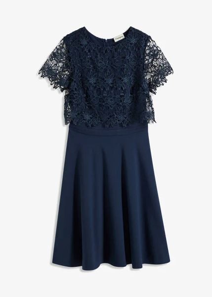 Sukienka midi z koronką. Czerwone sukienki bonprix, bez wzorów, z koronki, eleganckie, bez kołnierzyka, bez ramiączek, midi. Za 259.99 zł.