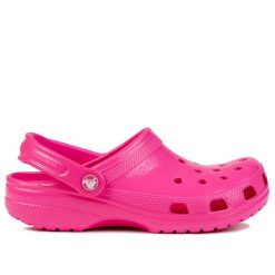 Klapki damskie do chodzenia Crocs CLASSIC NEON HL. Czerwone klapki Crocs, bez wzorów, bez obcasa. W wyprzedaży za 169.00 zł.