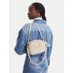 Torebka Guess. Białe torebki klasyczne Guess, z aplikacjami, bez dodatków. Za 264.99 zł.