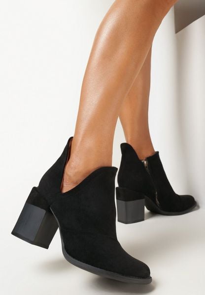 Czarne Botki z Wycięciem i Geometrycznym Słupkiem Gizaaf. Czarne botki Born2be, bez wzorów, z jeansu, za kostkę, bez obcasa, na obcasie, bez zapięcia. Za 59.99 zł.