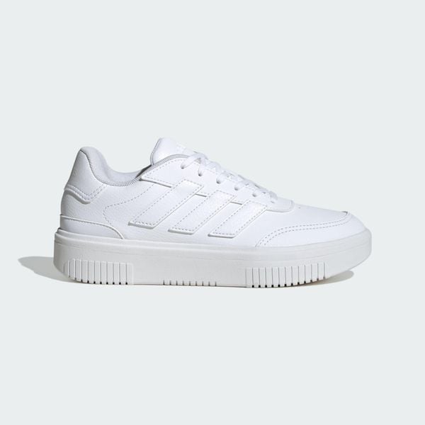 Buty Courtblock Bold. Białe obuwie sportowe Adidas, z gumy, trekkingowe. Za 195.30 zł.