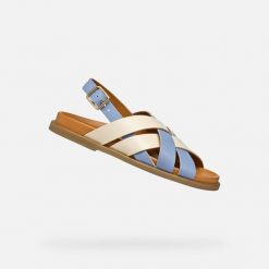 Sandały damskie Geox Adelash. Brązowe sandały Geox, bez wzorów, bez obcasa, bez zapięcia. W wyprzedaży za 299.00 zł.