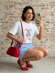 Torebka na ramię z imitacji zamszu - czerwony. Czerwone torby na ramię Sinsay, bez wzorów, na ramię, bez dodatków. Za 39.99 zł.