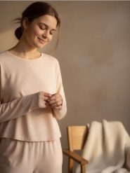 Piżama dwuczęściowa z melanżowej dzianiny - beżowy. Brązowe piżamy Sinsay, bez wzorów, z dzianiny, bez ramiączek. Za 59.99 zł.