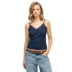 Top z koronkowym wykończeniem dla kobiet Superdry Essential. Niebieskie topy Superdry, bez wzorów, z koronki, bez kołnierzyka, bez ramiączek. Za 105.15 zł.