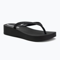 Japonki damskie Ipanema Mesh Chic Plat. Czarne klapki Ipanema, bez wzorów, z gumy, bez obcasa. Za 159.99 zł.