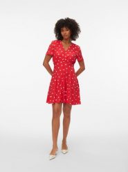 Vero Moda Sukienka w kolorze czerwono-białym rozmiar: M. Czerwone sukienki Vero Moda, na imprezę, m, bez wzorów, z wiskozy, klasyczne, bez kołnierzyka, bez ramiączek, mini. Za 125.27 zł.