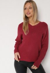 Bordowy Sweter z Domieszką Kaszmiru z Dekoltem w Serek Feralaine. Czerwone swetry Born2be, bez wzorów, z jeansu, bez ramiączek. Za 109.99 zł.
