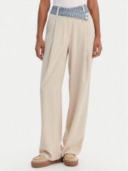 Desigual Spodnie materiałowe 26SWPW28 Beżowy Regular Fit. Brązowe spodnie materiałowe Desigual, xs, bez wzorów, z materiału. Za 539.99 zł.