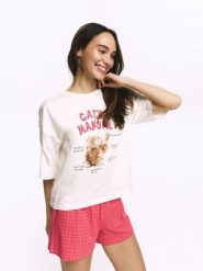 Dwuczęściowa piżama z nadrukiem - intensywny róż. Czerwone piżamy Reserved, bez wzorów, z bawełny, bez ramiączek. Za 79.99 zł.