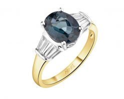 Pierścionek z żółtego i białego złota z diamentami i topazem London Blue - próba 585. Białe pierścionki Apart, z diamentem, złote. Za 6,990.00 zł.