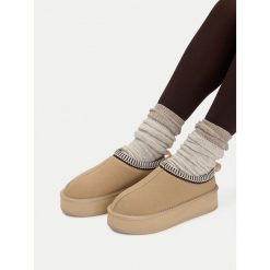 Śniegowce JENNY. Brązowe trapery i śniegowce Jenny. Za 149.99 zł.