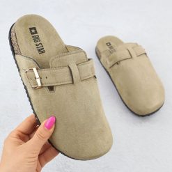 Klapki damskie zabudowane zamszowe beżowe Big Star SS274738. Brązowe klapki Big Star, bez wzorów, z materiału, bez obcasa. Za 99.99 zł.