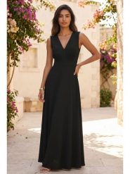SOULSHAE Sukienka w kolorze czarnym rozmiar: L/XL. Czarne sukienki SOULSHAE, l, bez wzorów, bez kołnierzyka, bez ramiączek, maxi, rozkloszowane. Za 154.95 zł.