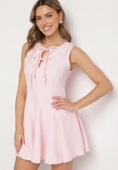 Różowa Rozkloszowana Sukienka Bez Rękawów z Ozdobnymi Wiązaniami Avelkio. Czerwone sukienki Born2be, na spacer, m, bez wzorów, eleganckie, bez kołnierzyka, bez ramiączek, mini, rozkloszowane. Za 79.99 zł.
