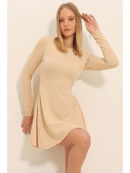 Trend Alaçatı Stili Sukienka w kolorze beżowym rozmiar: M. Brązowe sukienki Trend Alaçatı Stili, m, bez wzorów, bez kołnierzyka, bez ramiączek, maxi, rozkloszowane. Za 56.99 zł.