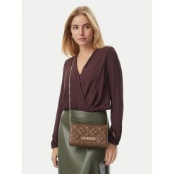 Torebka LOVE MOSCHINO. Brązowe torebki klasyczne Love Moschino, bez wzorów, bez dodatków. Za 639.99 zł.
