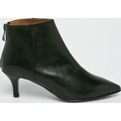 Solo Femme - Botki. Czarne botki Solo Femme, bez wzorów, z materiału, bez obcasa, na obcasie, bez zapięcia. W wyprzedaży za 339.90 zł.