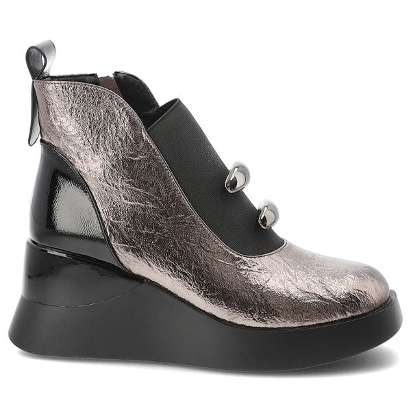 Srebrne Botki S.Barski Stylowe Damskie Buty Na Koturnie. Szare botki S.BARSKI, na jesień, z aplikacjami, bez obcasa, na koturnie, bez zapięcia. Za 254.99 zł.