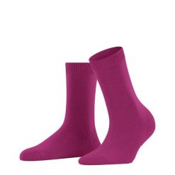 Skarpety wełniane damskie Falke Cosy. Czarne skarpety Falke, bez wzorów, z kaszmiru. Za 132.50 zł.