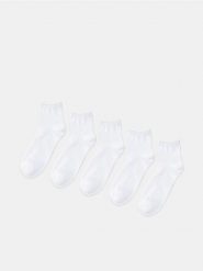 Skarpetki 5 pack - biały. Białe skarpety Sinsay, bez wzorów, z bawełny. Za 17.99 zł.