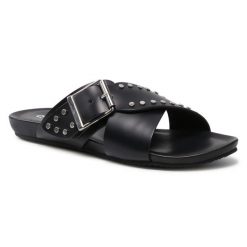 Klapki QUAZI. Czarne klapki QUAZI, bez wzorów, bez obcasa. Za 269.99 zł.