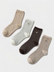 Prążkowane skarpetki z bawełną i haftem serc 4 pack - wielobarwny. Skarpety Sinsay, bez wzorów, z bawełny. Za 17.99 zł.