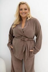 Kardigan z dzianiny prążkowej Stay Close z paskiem i regulowanymi rękawami beżowy/taupe Plus Size Oversize. Brązowe kardigany Moda Size Plus Iwanek, l, bez wzorów, z denimu. Za 199.90 zł.