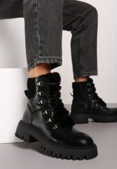 Czarne Trapery w Casualowym Stylu z Futerkowym Zdobieniem na Języku Taniapea. Czarne trapery i śniegowce Renee, z jeansu. Za 119.99 zł.