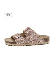 Teegu Klapki w kolorze jasnoróżowym rozmiar: 42. Różowe klapki teegu, bez wzorów, z otwartym noskiem, bez obcasa. Za 121.99 zł.