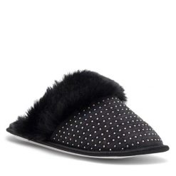 Kapcie Home & Relax. Czarne obuwie domowe Home & Relax, bez wzorów, bez zapięcia. Za 49.99 zł.