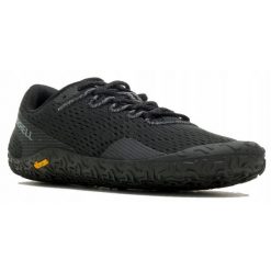 Buty sportowe damskie Merrel Vapro Glove 6. Czarne obuwie sportowe Merrell, bez zapięcia, do biegania. W wyprzedaży za 398.30 zł.
