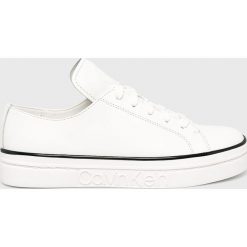 Calvin Klein - Tenisówki. Białe trampki Calvin Klein, bez wzorów, z materiału, bez zapięcia. W wyprzedaży za 479.90 zł.