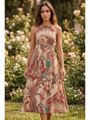 SOULSHAE Sukienka w kolorze beżowym rozmiar: L/XL. Brązowe sukienki SOULSHAE, l, bez wzorów, bez kołnierzyka, bez ramiączek, midi. Za 159.95 zł.