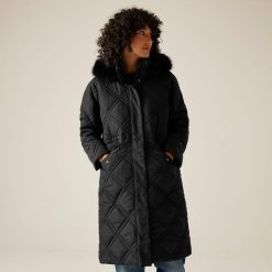 Płaszcz damski zimowy ocieplany Freyla. Czarne płaszcze Regatta, na zimę, bez wzorów, z puchu, bez kaptura. Za 599.99 zł.