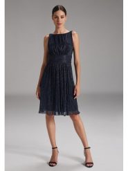 SWING Sukienka w kolorze granatowym rozmiar: 38. Niebieskie sukienki Swing, bez wzorów, bez kołnierzyka, bez ramiączek, midi. Za 260.99 zł.