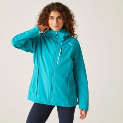 Kurtka przeciwdeszczowa damska Birchdale. Niebieskie kurtki sportowe Regatta, bez wzorów, bez kaptura, trekkingowe. W wyprzedaży za 229.99 zł.
