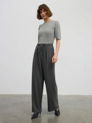 BGN Spodnie w kolorze antracytowym rozmiar: 36. Czarne spodnie materiałowe BGN, na imprezę, bez wzorów, z materiału, z podwyższonym stanem. Za 121.80 zł.