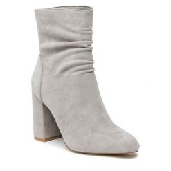 Botki DeeZee. Szare botki DeeZee, bez wzorów, bez obcasa, na słupku, bez zapięcia. Za 199.99 zł.