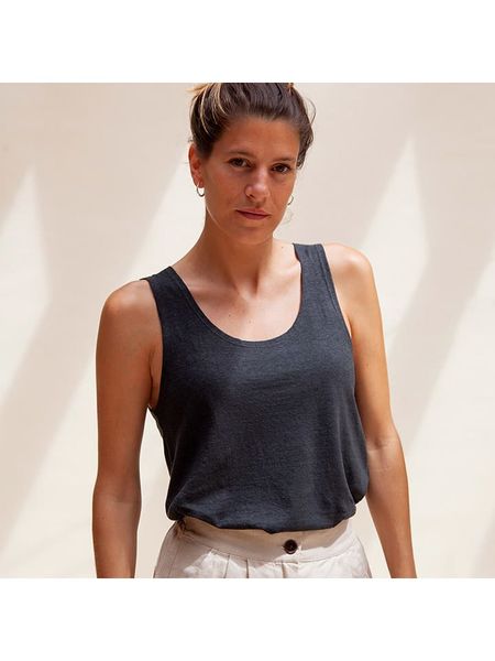 Tropicfeel Top w kolorze czarnym rozmiar: M. Czarne topy Tropicfeel, m, bez wzorów, z bawełny, bez kołnierzyka, bez ramiączek. Za 52.45 zł.