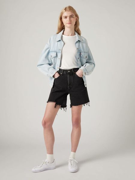 Levi's Szorty w kolorze czarnym rozmiar: W34. Czarne szorty Levi's®, z aplikacjami, z bawełny, klasyczne. Za 169.95 zł.