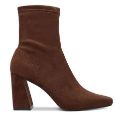 Botki DeeZee. Brązowe botki DeeZee, bez wzorów, bez obcasa, na słupku, bez zapięcia. Za 179.99 zł.