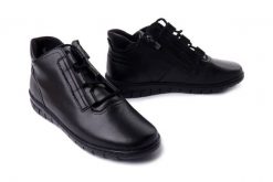 SOLO 026T czarny, półbuty damskie. Czarne botki Solo, na zimę, bez wzorów, bez obcasa, bez zapięcia. Za 309.90 zł.