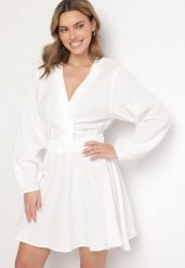Biała Sukienka Rozkloszowana z Bawełny z Dekoltem V Sallorea. Białe sukienki Born2be, l, bez wzorów, z bawełny, eleganckie, bez kołnierzyka, bez ramiączek, mini, rozkloszowane. Za 139.99 zł.
