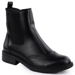 Botki damskie ocieplane sztyblety czarne Potocki SZ12686. Czarne botki POTOCKI, bez wzorów, ze skóry ekologicznej, bez obcasa, bez zapięcia. Za 189.99 zł.
