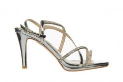 Sandały Bayla-187 587-9083 Silver 187137, Srebrny, Skóra ekologiczna - 36. Szare sandały Bayla, bez wzorów, z lakierowanej skóry, bez obcasa, na platformie, bez zapięcia. W wyprzedaży za 179.10 zł.