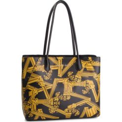 Torebka VERSACE JEANS - E1VTBBK1 71101 899. Czarne shopper Versace Jeans, z aplikacjami, z jeansu, zdobione, bez dodatków. W wyprzedaży za 379.00 zł.
