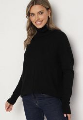 Czarny Sweter z Golfem i Dodatkiem Kaszmiru Rorizia. Czarne swetry Born2be, na zimę, z aplikacjami, z jeansu, bez ramiączek. Za 109.99 zł.